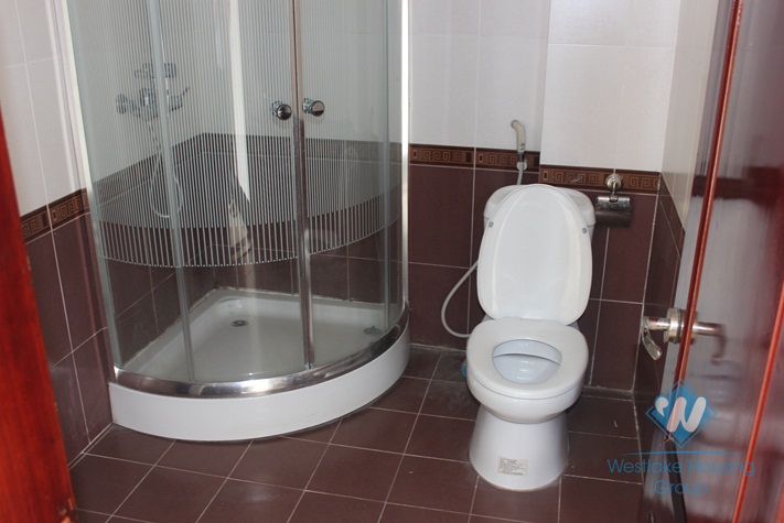 6-floor house for rent in Au Co Street